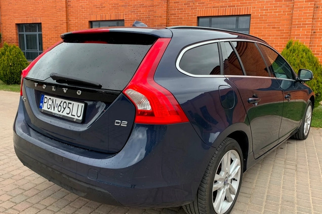 Volvo V60 cena 37999 przebieg: 215000, rok produkcji 2013 z Gniezno małe 781